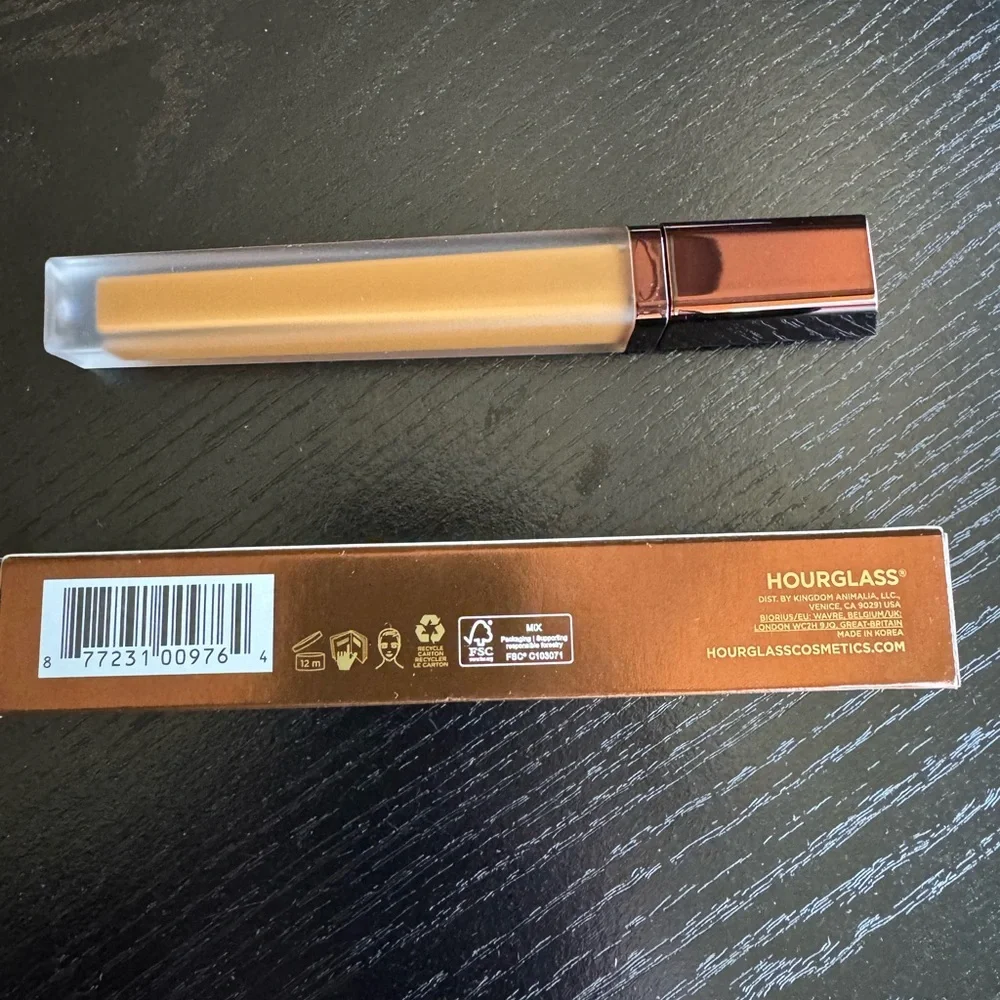 New - Hourglass Vanish Concealer - Color Mocha - Full Size